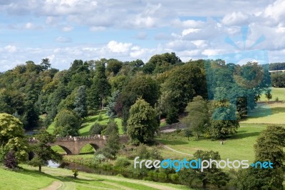 Alnwick Castle, Northumberland/uk - August 19 : Bridge Over Rive… Stock Photo