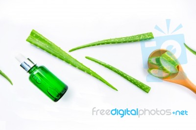 Aloe Vera Fresh Leaves With Aloe Vera Gel On Wooden Measuring Sp… Stock Photo