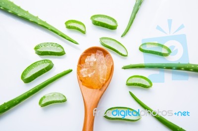 Aloe Vera Fresh Leaves With Slices And Aloe Vera Gel On Wooden S… Stock Photo