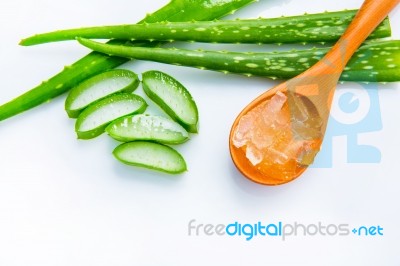 Aloe Vera Fresh Leaves With Slices And Aloe Vera Gel On Wooden S… Stock Photo