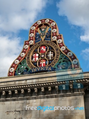 An Old Railway Company Sign On The South Bank Of The River Thame… Stock Photo