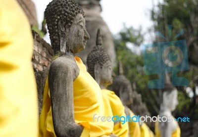 Ancient Buddha Statues At Wat Yai Chai Mongkol, Ayutthaya, Thail… Stock Photo