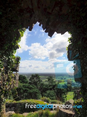 Ancient Ruins At Beeston Castle Stock Photo