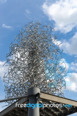 Anthony Gormley's Quantum Cloud Sculpture Next To North Greenwic… Stock Photo