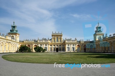 Approach To Wilanow Palace In Warsaw Stock Photo