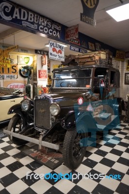 Austin Taxi 1935 In The Motor Museum At Bourton-on-the-water Stock Photo