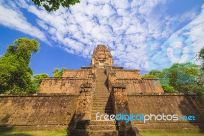 Baksei Chamkrong, 10th Century Hindu Temple, Part Of Angkor Wat Stock Photo