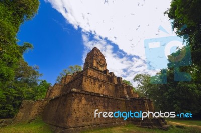 Baksei Chamkrong, 10th Century Hindu Temple, Part Of Angkor Wat Stock Photo