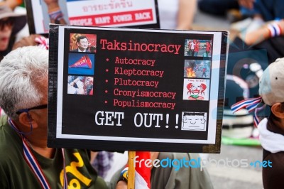 Bangkok-dec 22: Unidentified Thai Protesters Raise Banners To Re… Stock Photo