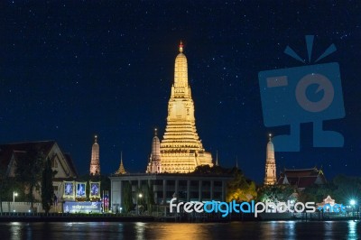 Bangkok, Thailand, 27 Dec 2017 - Night Time View Of Wat Arun (temple) Stock Photo