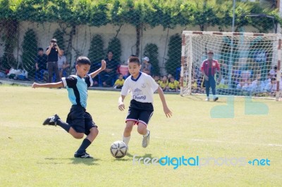 Bangkok, Thailand - Nov 2016: In The Nov 23, 2016. Youth Soccer Match, In Pieamsuwan Elementary School Stock Photo