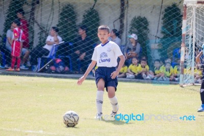 Bangkok, Thailand - Nov 2016: In The Nov 23, 2016. Youth Soccer Match, In Pieamsuwan Elementary School Stock Photo