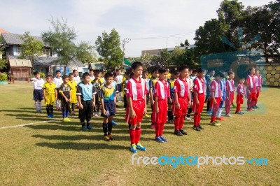 Bangkok, Thailand - Nov 2016: In The Nov 23, 2016. Youth Soccer Match, In Pieamsuwan Elementary School Stock Photo