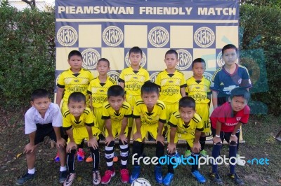 Bangkok, Thailand - Nov 2016: In The Nov 23, 2016. Youth Soccer Match, In Pieamsuwan Elementary School Stock Photo