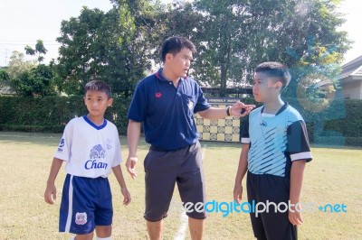 Bangkok, Thailand - Nov 2016: In The Nov 23, 2016. Youth Soccer Match, In Pieamsuwan Elementary School Stock Photo