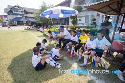 Bangkok, Thailand - Nov 2016: In The Nov 23, 2016. Youth Soccer Match, In Pieamsuwan Elementary School Stock Photo