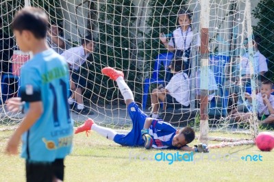 Bangkok, Thailand - Nov 2016: In The Nov 23, 2016. Youth Soccer Match, In Pieamsuwan Elementary School Stock Photo