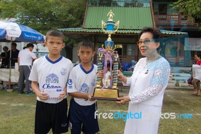 Bangkok, Thailand - Nov 2016: In The Nov 23, 2016. Youth Soccer Match, In Pieamsuwan Elementary School Stock Photo