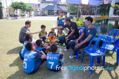 Bangkok, Thailand - Nov 2016: In The Nov 23, 2016. Youth Soccer Match, In Pieamsuwan Elementary School Stock Photo