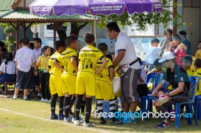 Bangkok, Thailand - Nov 2016: In The Nov 23, 2016. Youth Soccer Match, In Pieamsuwan Elementary School Stock Photo