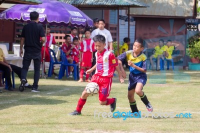 Bangkok, Thailand - Nov 2016: In The Nov 23, 2016. Youth Soccer Match, In Pieamsuwan Elementary School Stock Photo