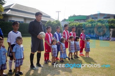 Bangkok, Thailand - Nov 2016: In The Nov 23, 2016. Youth Soccer Match, In Pieamsuwan Elementary School Stock Photo