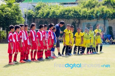 Bangkok, Thailand - Nov 2016: In The Nov 23, 2016. Youth Soccer Match, In Pieamsuwan Elementary School Stock Photo