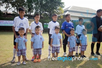 Bangkok, Thailand - Nov 2016: In The Nov 23, 2016. Youth Soccer Match, In Pieamsuwan Elementary School Stock Photo