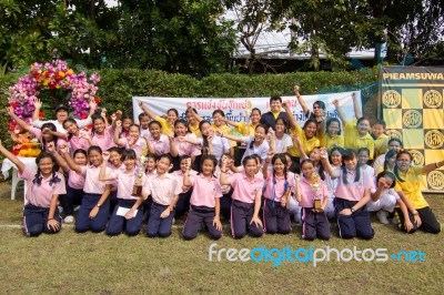 Bangkok, Thailand - Nov 2016: In The Nov 23, 2016. Youth Soccer Match, In Pieamsuwan Elementary School Stock Photo