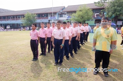 Bangkok, Thailand - Nov 2016: In The Nov 23, 2016. Youth Soccer Match, In Pieamsuwan Elementary School Stock Photo