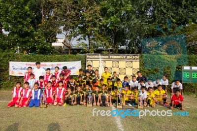 Bangkok, Thailand - Nov 2016: In The Nov 23, 2016. Youth Soccer Match, In Pieamsuwan Elementary School Stock Photo