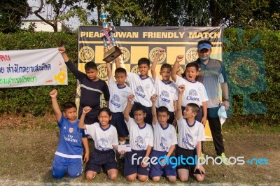 Bangkok, Thailand - Nov 2016: In The Nov 23, 2016. Youth Soccer Match, In Pieamsuwan Elementary School Stock Photo