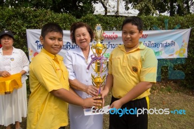 Bangkok, Thailand - Nov 2016: In The Nov 23, 2016. Youth Soccer Match, In Pieamsuwan Elementary School Stock Photo