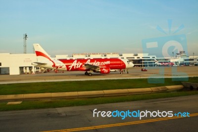 Bangkok Thailand - Nov21 - Air Asia Plane Parking On Run Way And… Stock Photo