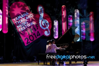 Bangkok, Thailand - November 10: Unidentified Kids Perform Durin… Stock Photo