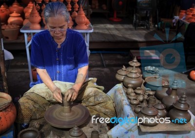 Bangkok Thailand - Sep21 :unidentified Old Woman Making  Thai St… Stock Photo