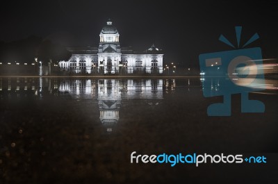 Bangkok Thailand - September 16 : The Ananta Samakhom Throne Hall Within Dusit Palace In Bangkok Thailand On September 16, 2015 Stock Photo