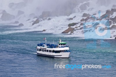 Beautiful Isolated Photo Of A Ship Near Amazing Niagara Waterfall Stock Photo