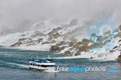 Beautiful Isolated Photo Of A Ship Near Amazing Niagara Waterfall Stock Photo