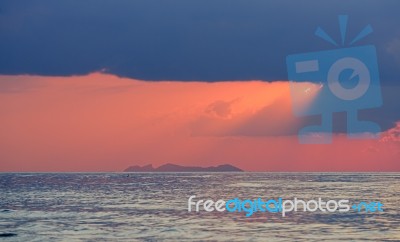 Beautiful Light Sunrise With Crepuscular Rays Cloud Background Stock Photo