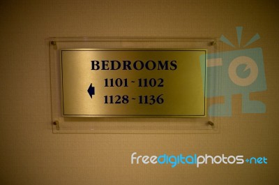 Board Indicate Direction To Bedroom Stock Photo