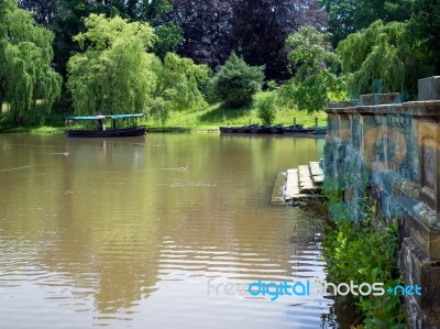 Boats On The Lake At Hever Castle Stock Photo