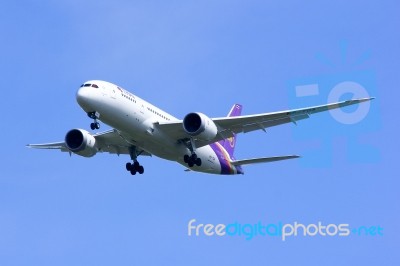 Boeing 787-800 Dreamliner Hs-tqa Of Thaiairway Stock Photo