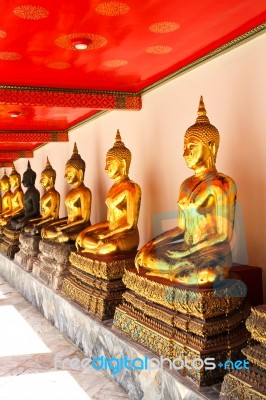 Buddha In Wat Pho Temple Sequential Nicely In Bangkok, Thailand Stock Photo