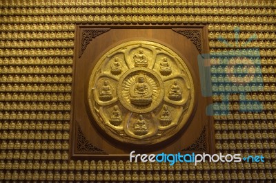 Buddha Series On The Wall In Wat-leng-noei-yi2 Temple, Thailand Stock Photo