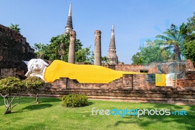 Buddha Statue Poses In The Sleep Stock Photo