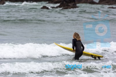 Bude, Cornwall/uk - August 12 : Surfing At Bude In Cornwall On A… Stock Photo