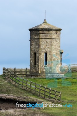 Bude, Cornwall/uk - August 15 : Compass Tower On The Cliff Top A… Stock Photo