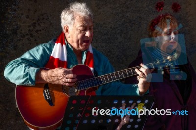 Busking In East Grinstead Stock Photo