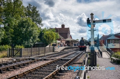 C Class Steam Engine About To Leave Sheffield Park Station East Stock Photo